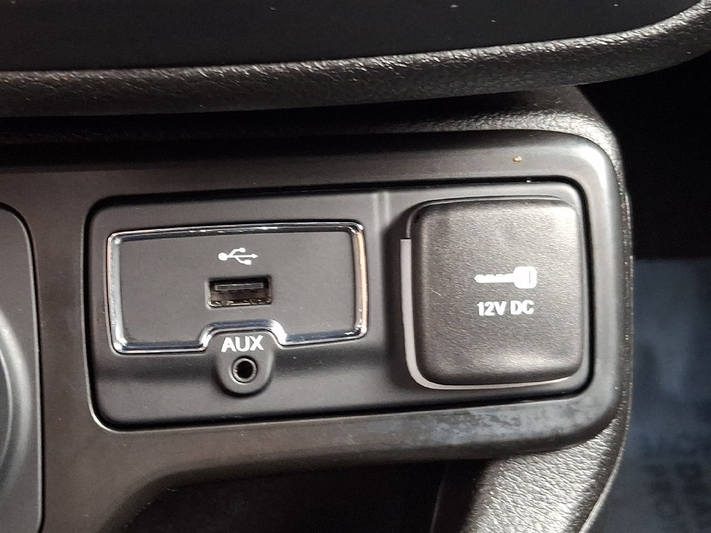 Used 2023 Jeep Renegade Latitude AWD/4WD image 23