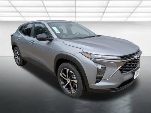 New 2026 Chevrolet Trax RS w/ Sunroof Package FWD image 1