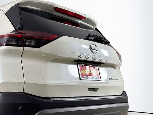 Used 2021 Nissan Rogue SV image 22