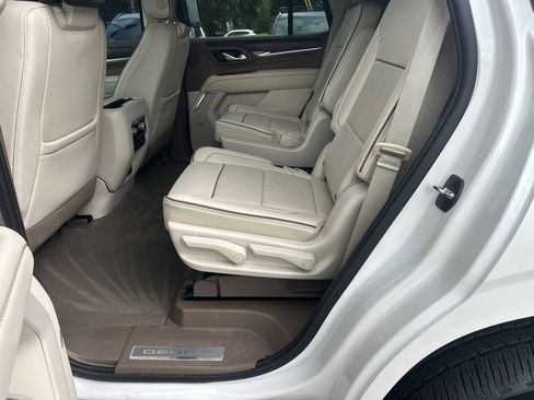 Used 2021 GMC Yukon Denali w/ Denali Ultimate Package AWD/4WD image 13