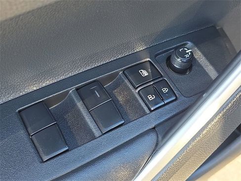 Used 2023 Toyota Corolla Cross LE image 21