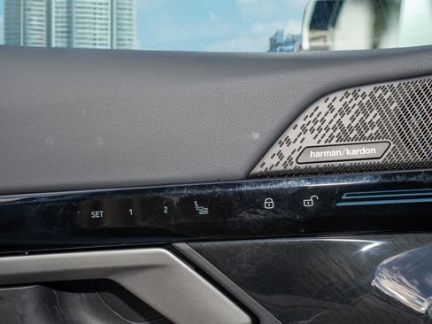 Used 2025 BMW 530i image 28