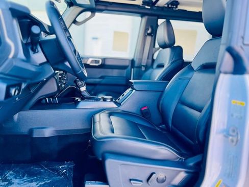New 2026 Ford Bronco Badlands image 11