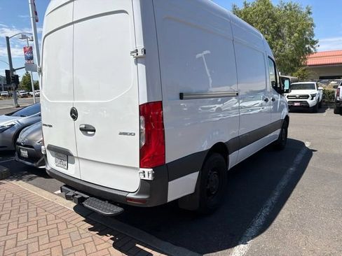 Used 2025 Mercedes-Benz Sprinter 2500 image 13
