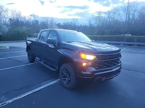 Used 2023 Chevrolet Silverado 1500 Custom Trail Boss w/ LPO, Dark Essentials Package image 5