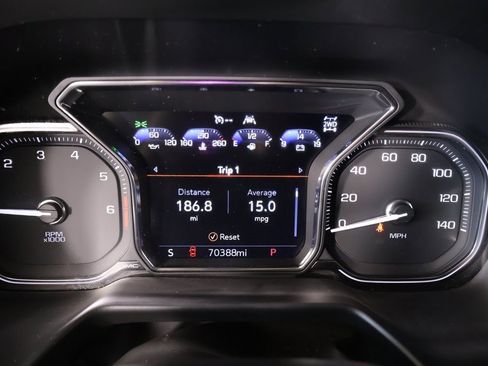 Used 2021 GMC Yukon AT4 w/ Technology Package image 4