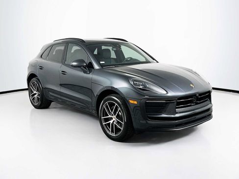 Certified 2026 Porsche Macan AWD/4WD image 7