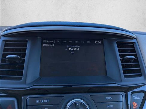 Used 2017 Nissan Pathfinder SV image 17