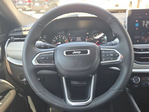 Used 2025 Jeep Compass Limited AWD/4WD image 22