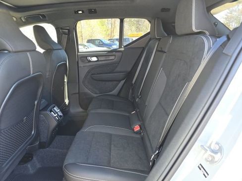 New 2026 Volvo XC40 B5 Ultra w/ Climate Package AWD/4WD image 19