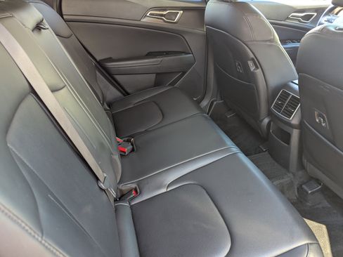 Used 2023 Kia Sportage EX image 11