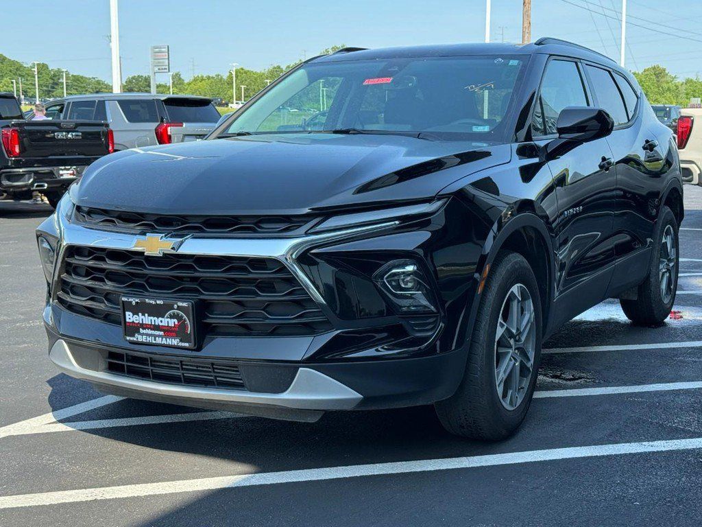 Used 2024 Chevrolet Blazer LT w/ Convenience Package FWD image 11