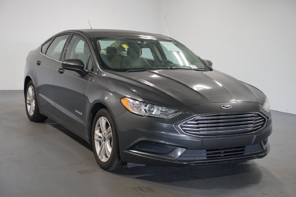 Used 2018 Ford Fusion SE FWD image 3