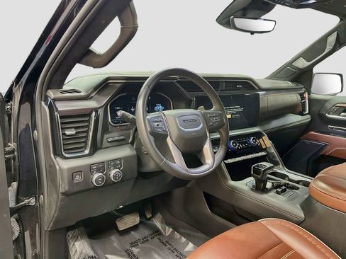 Used 2023 GMC Sierra 1500 Denali Ultimate AWD/4WD image 9