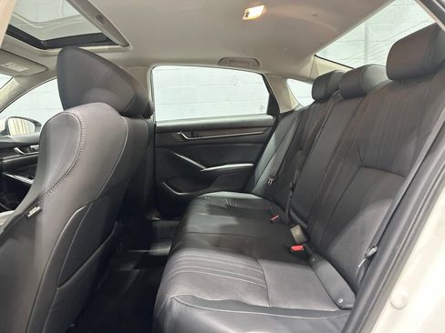 Used 2018 Honda Accord Touring image 14