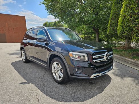 Used 2020 Mercedes-Benz GLB 250 w/ Premium Package image 7