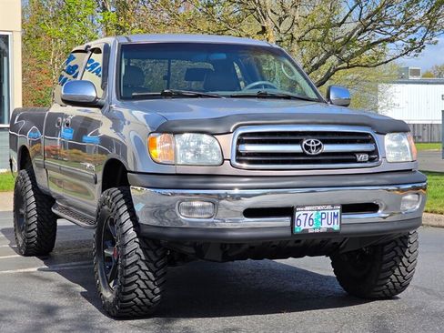 Used 2000 Toyota Tundra SR5 image 2