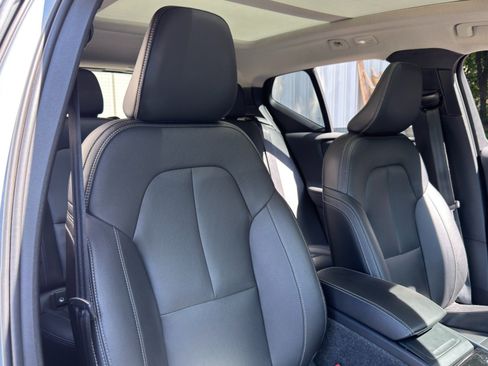 Used 2024 Volvo XC40 B5 Ultimate w/ Protection Package Premier AWD/4WD image 41