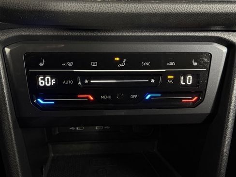 Used 2022 Volkswagen Tiguan SE image 19