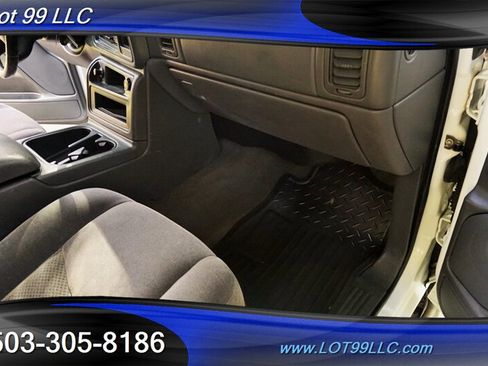 Used 2006 Chevrolet Silverado 2500 LT AWD/4WD image 30