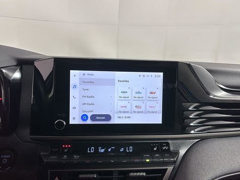 Used 2025 Toyota Camry LE w/ Convenience Package image 30