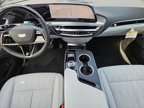 New 2025 Cadillac Lyriq Luxury image 16