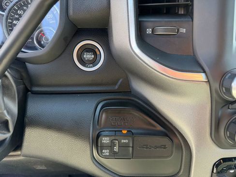 Used 2024 RAM 2500 Big Horn AWD/4WD image 20