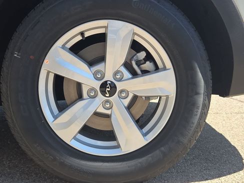 New 2026 Kia Sorento LX FWD image 13