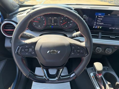 Used 2024 Chevrolet Trax RS w/ Sunroof Package image 13