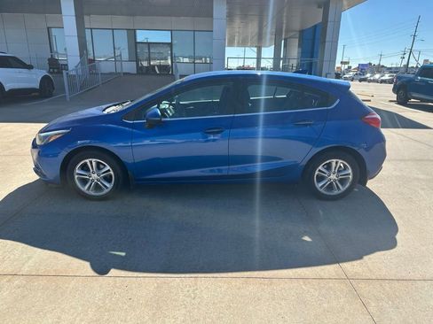 Used 2017 Chevrolet Cruze LT FWD image 25