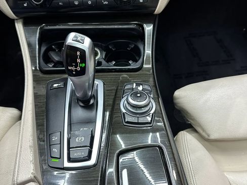 Used 2011 BMW 535i xDrive Sedan image 15