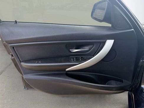 Used 2014 BMW 320i xDrive Sedan image 24