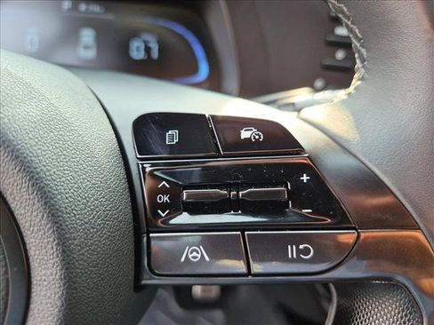 Certified 2025 Hyundai Elantra Sport FWD image 17