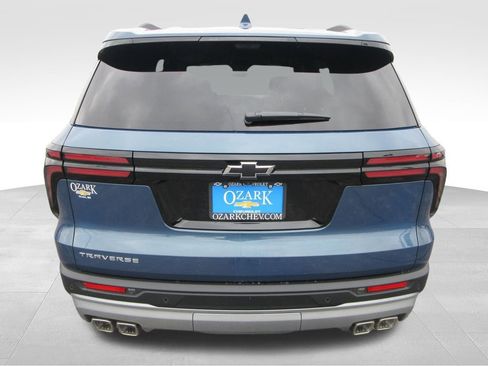 New 2026 Chevrolet Traverse LT w/ Sun and Wheel Package image 4