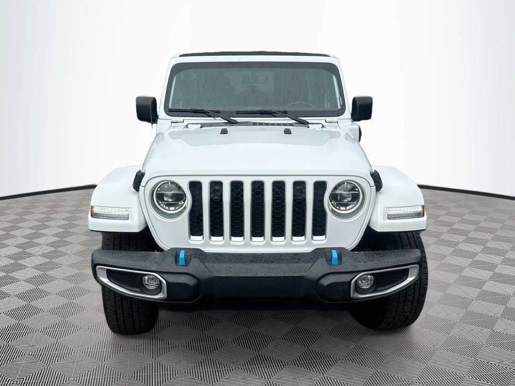 Used 2022 Jeep Wrangler Unlimited Sahara w/ Cold Weather Group AWD/4WD image 2