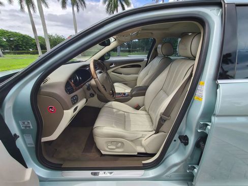 Used 2005 Jaguar S-TYPE 4.2 image 4