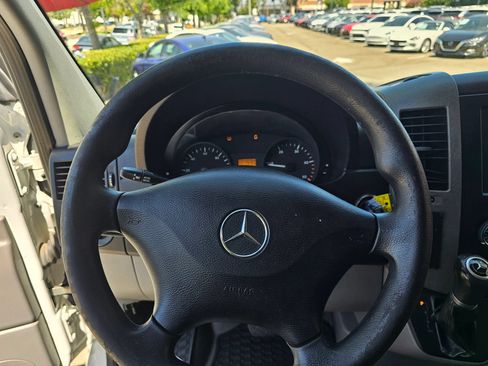 Used 2016 Mercedes-Benz Sprinter 2500 image 11
