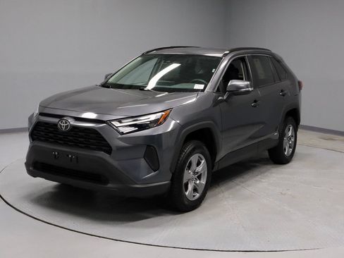 Used 2025 Toyota RAV4 XLE AWD/4WD image 6