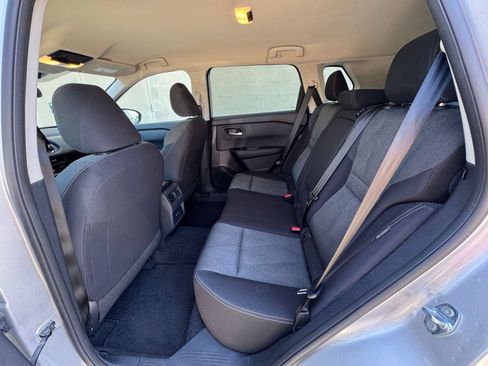 Used 2025 Nissan Rogue SV FWD image 23