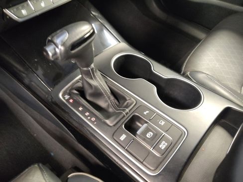 Used 2019 Kia Sorento SX image 26