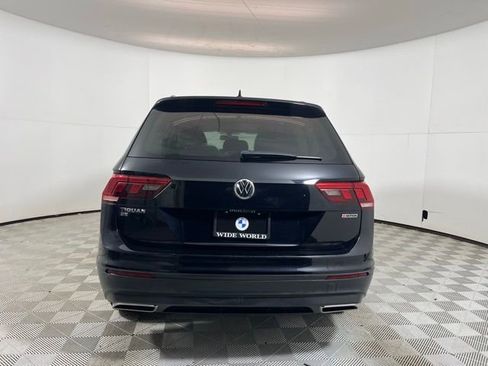 Used 2019 Volkswagen Tiguan SE w/ Panoramic Sunroof Package image 6