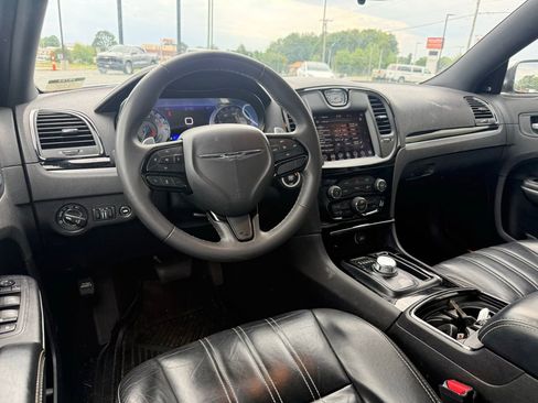 Used 2023 Chrysler 300 S RWD image 4