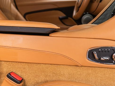 Used 2017 Aston Martin DB11 V12 RWD image 52