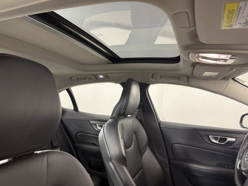 Used 2024 Volvo S60 B5 Core image 13