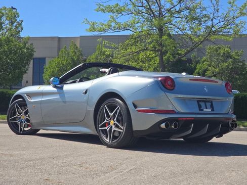Used 2017 Ferrari California T RWD image 13