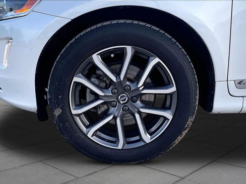 Used 2017 Volvo XC60 T6 Dynamic w/ Preferred Option Package AWD/4WD image 11