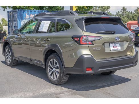 Used 2025 Subaru Outback Premium AWD/4WD image 5