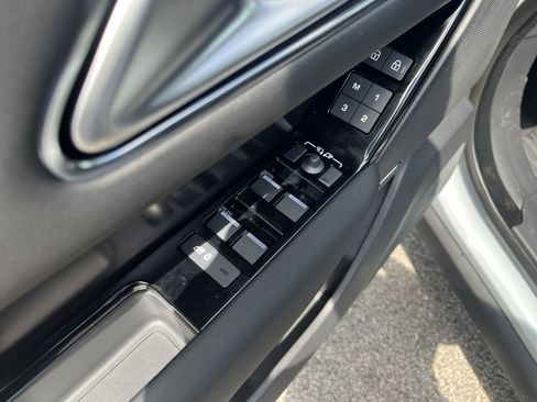 New 2026 Land Rover Range Rover Velar Dynamic SE image 11