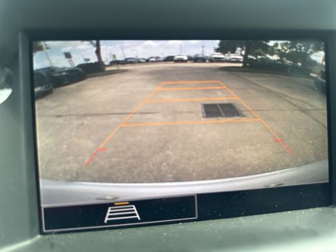Used 2024 GMC Terrain SLE FWD image 17