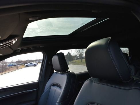 New 2026 Jeep Grand Cherokee L Limited w/ Limited Altitude Package image 11